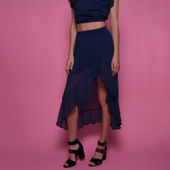 Stylish Crop Top and Skirt Set - Picture 2 of 3